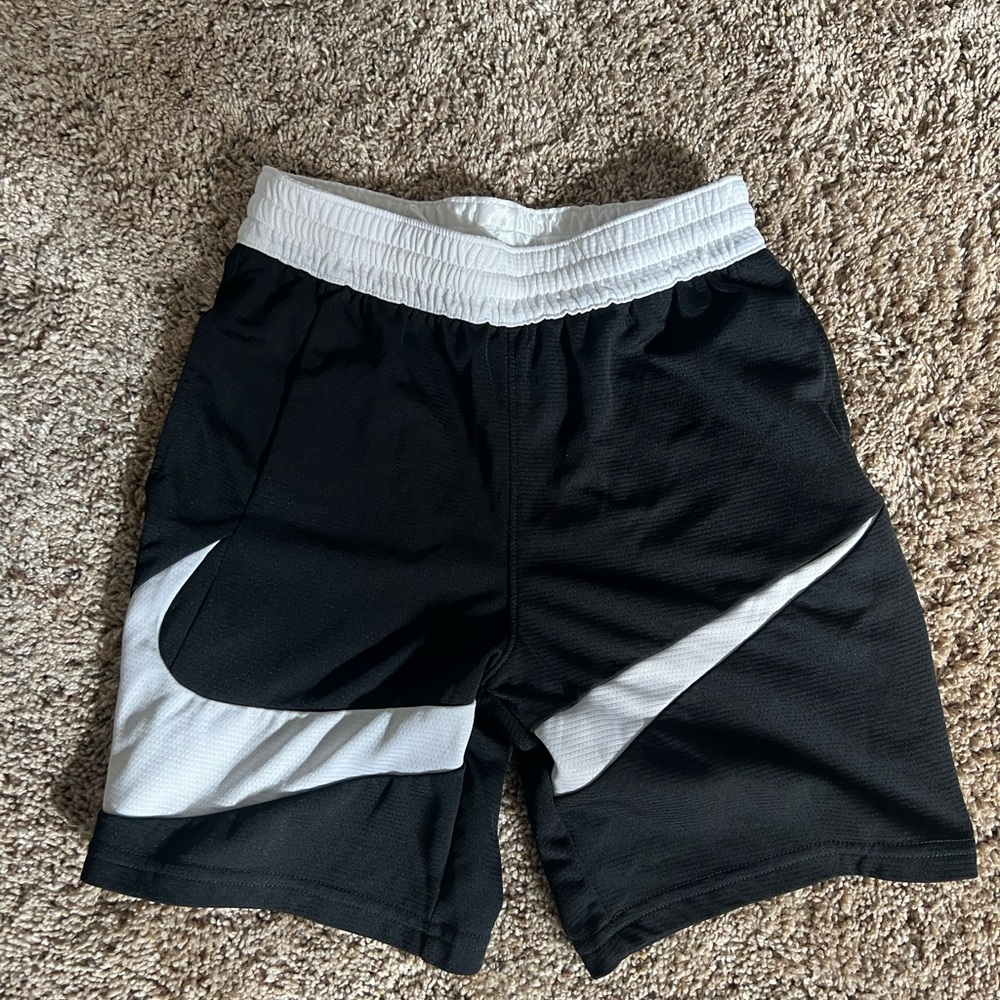 Youth Medium Nike Basketball Shorts